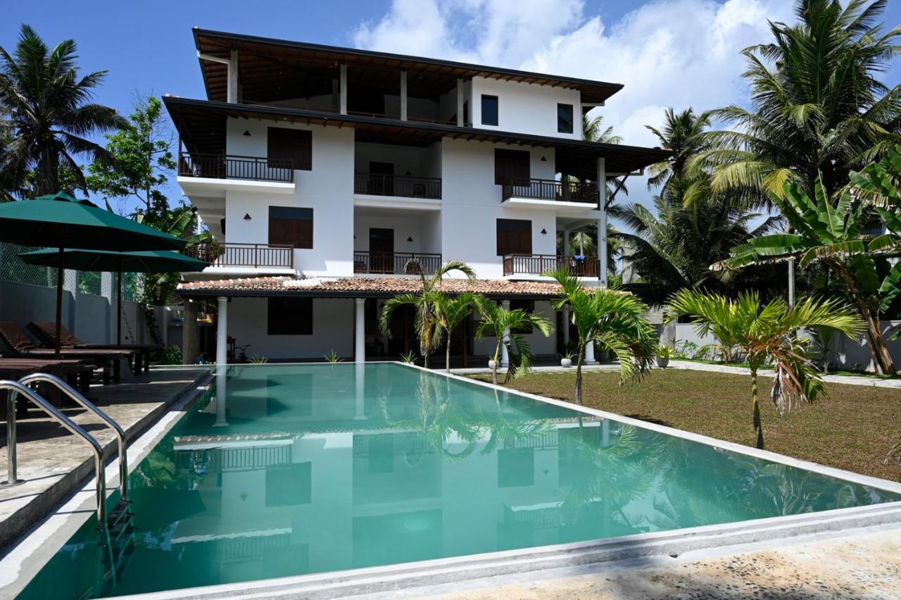 Beach Inns Holiday Resort - Celeste Matara Dış mekan fotoğraf